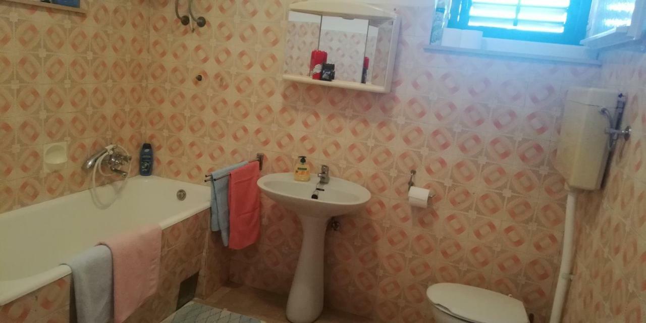 Apartments&Rooms Miro Sea View - Near Beach Sumartin Luaran gambar