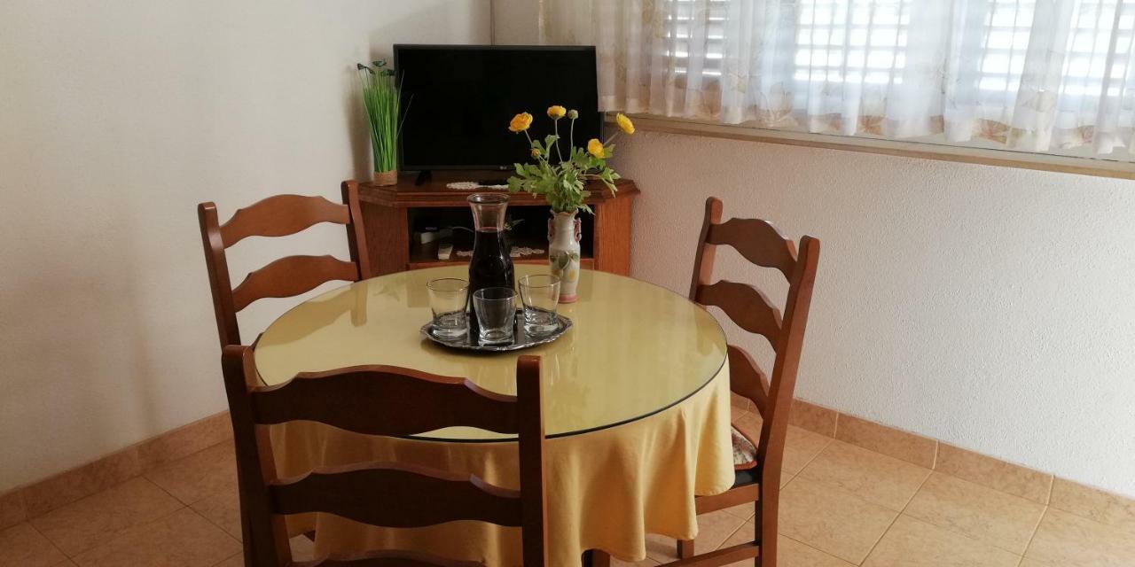 Apartments&Rooms Miro Sea View - Near Beach Sumartin Luaran gambar